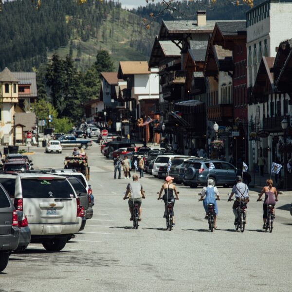 electric bike riders in leavenworth